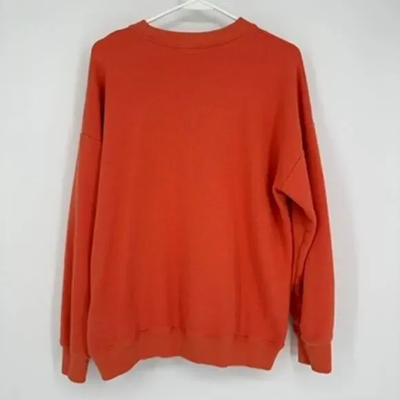 Evereve Sweatshirt Womens SMALL Embroidered Heart Preppy Academia Classiccore - Picture 6 of 11